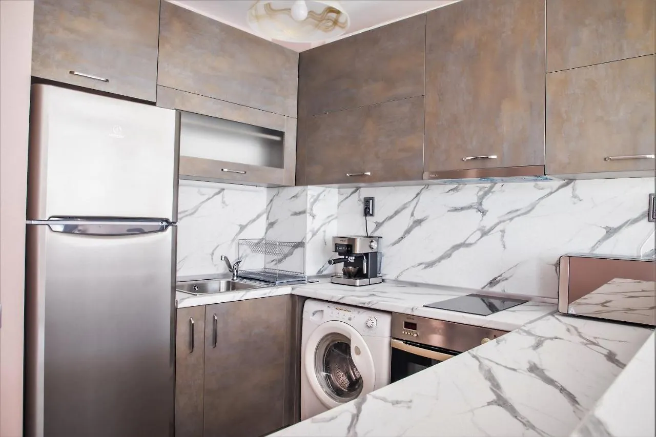 Bright Apartment For 5 Guests With Free Parking ブルガス
