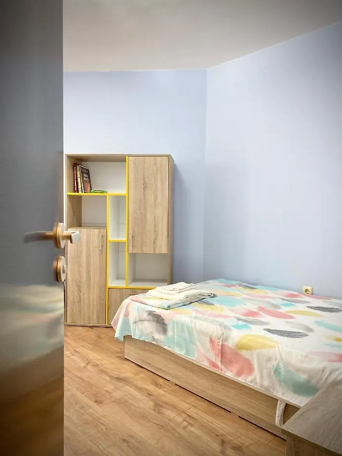 Bright Apartment For 5 Guests With Free Parking ブルガス 0*,