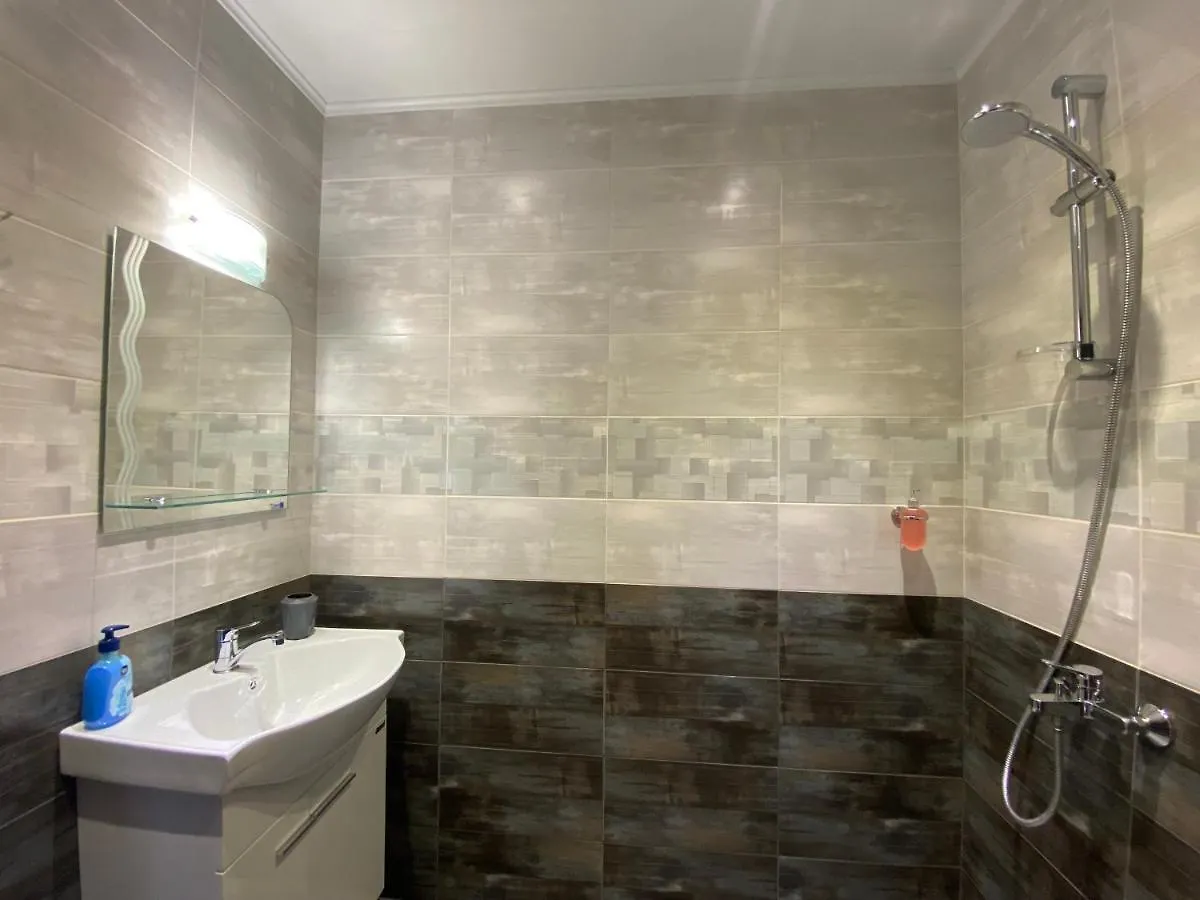 Bright Apartment For 5 Guests With Free Parking ブルガス